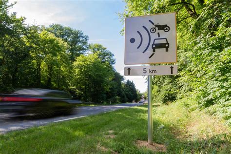 Conduire à cette vitesse vous expose à une amende et cette règle est