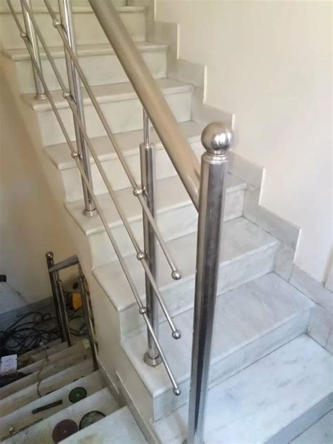 Silver Bar Ss Stainless Steel Railing Mounting Type Floor At Rs