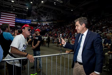 To Trump supporters, CNN’s Jim Acosta is an enemy and a selfie trophy - Columbia Journalism Review