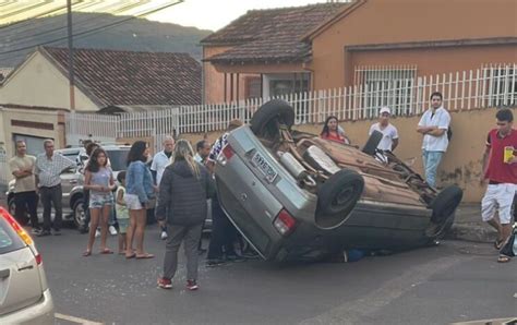 Homem Que Capotou Uno Apresentava Suspeita De Embriaguez