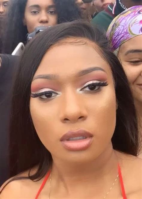 Megan Thee Stallion Height, Weight, Age, Body Statistics - Healthy Celeb