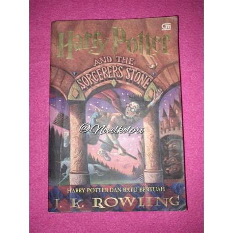 Jual Novel ORIGINAL Harry Potter 1 Harry Potter Dan Batu Bertuah