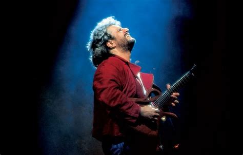 Il tempo resterà il documentario dedicato a Pino Daniele Rolling