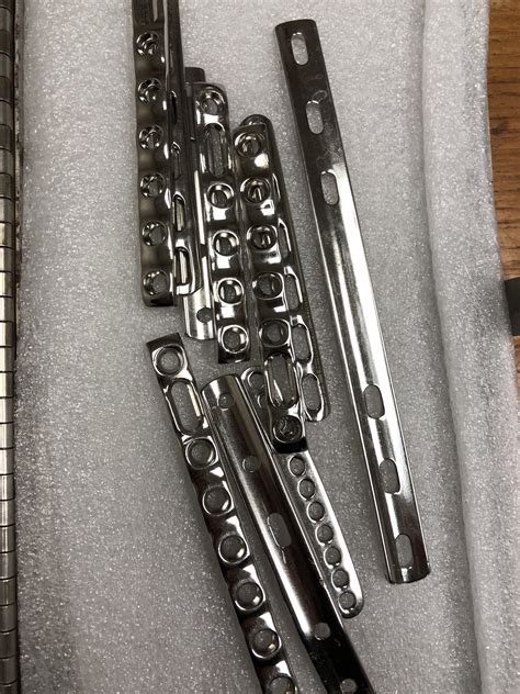 Assorted Orthopedic Plates and Screws | VEEN America - Veterinary