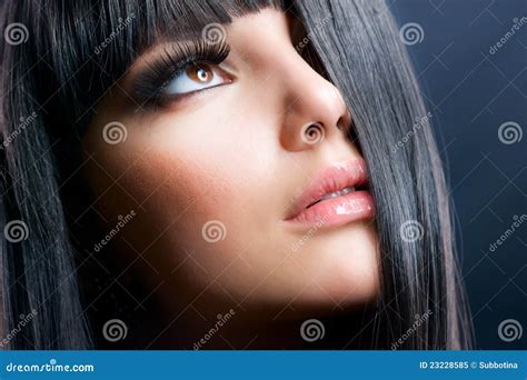 Brunette De La Manera Imagen De Archivo Imagen De Lipstick