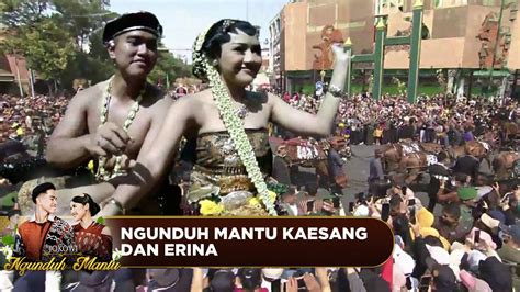 Warga Menyemut Sambut Iring Iringan Kirab Pengantin Kaesang Dan Erina