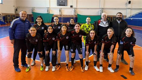 Mustafa Rak M Anadolu Lisesi K Z Futsal Tak M Ndan B Y K Ba Ar Nye