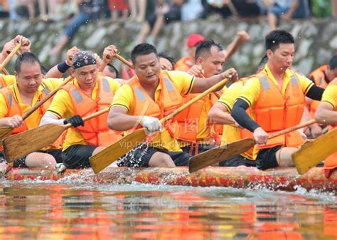 湖南衡阳：划龙舟过端午 人民图片网