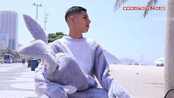 Pirocudo lapin de Pâques baise le bâtard à queue XVIDEOS