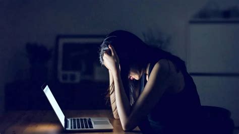 Πρωτοφανές μαζικό revenge porn στην Πάτρα Στη φόρα προσωπικές στιγμές 141 κοριτσιών