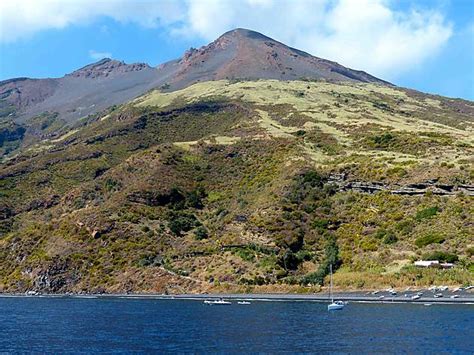 Le Volcan Stromboli Volcans Montagne Isola Di Stromboli Les