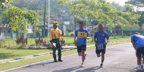 Prajurit Serta PNS TNI AD Kodim 0718 Pati Mengikuti Tes Kesegaran Jasmani