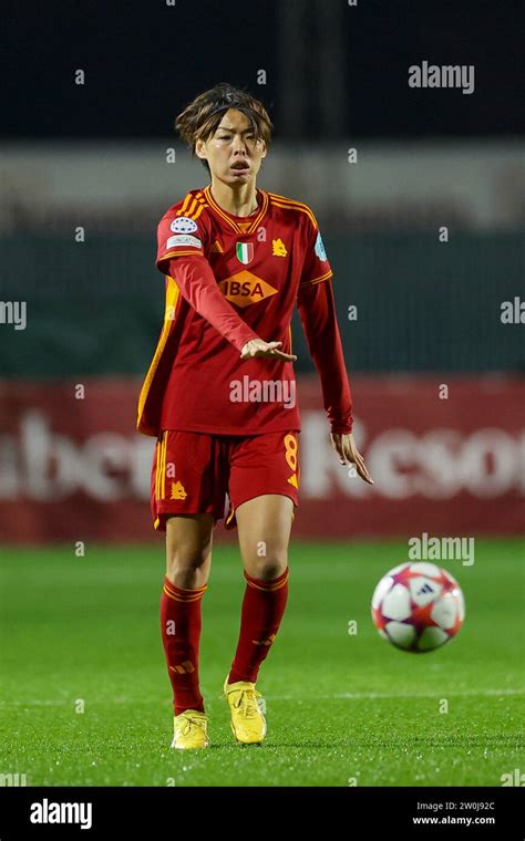 Saki Kumagai De Roma Contrôle Le Ballon Lors Du Match Du Groupe C De