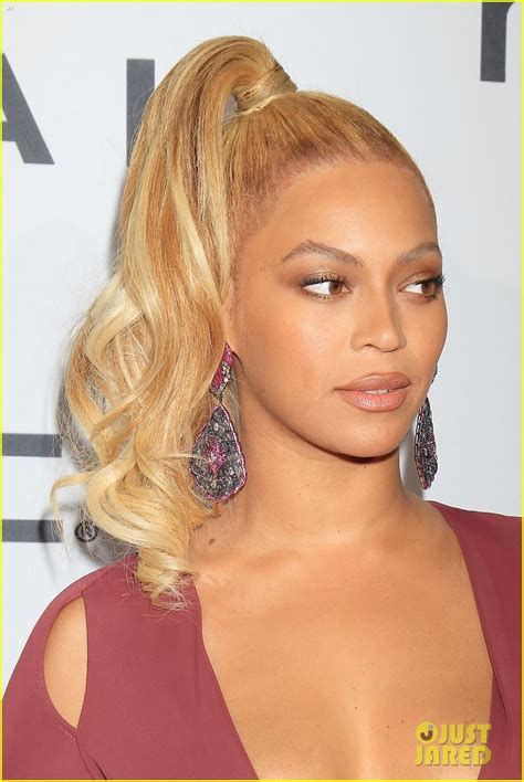 Beyonce Flaunts Cleavage In Sexy Dress At Tidal Concert Photo 3487585