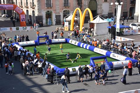 Domenica La Corri Catania E Intanto Si Fa Festa Al Village In