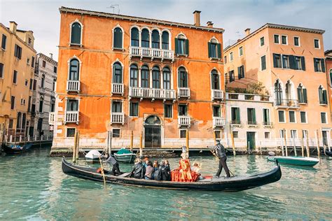 Venice Gondola Rides: How To Rent One (Plus Some History)