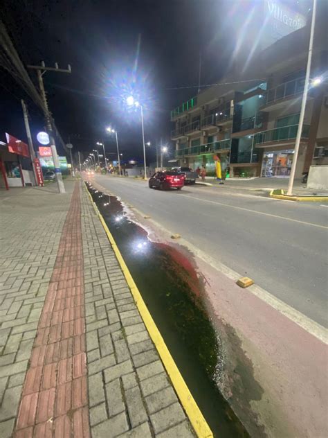 Comerciante Chama Aten O Para Boca De Lobo Entupida E Esgoto Sobre