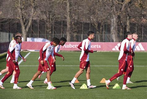 Trigoria La Ripresa Degli Allenamenti In Vista Del Venezia Foto