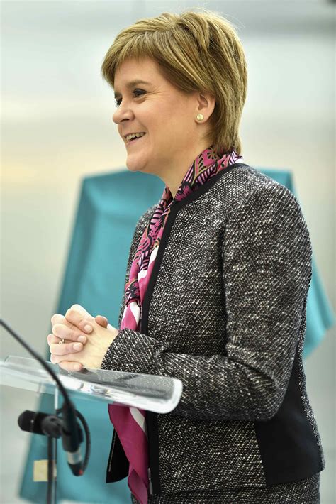 Nicola Sturgeon / Nicola Sturgeon Biography - Facts, Career, Family ...