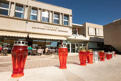 Slobodna Dalmacija Kolege I Studenti Opra Taju Se Od Omiljenog Dekana