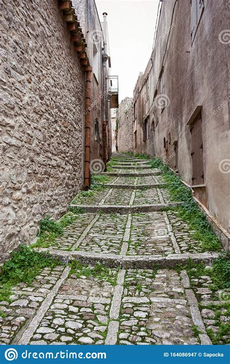 Schmale Steinstra E Erice Mittelalterliche Stadt Sizilien Italien