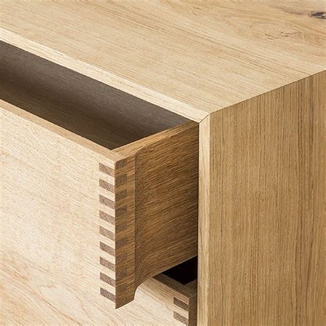 Garde Hvalsøe Dinesen Kitchen HeartOak Drawers Closeup