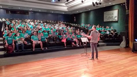 Grupos De Idosos De Porto Alegre Ter O Oficina De M Dias Digitais E