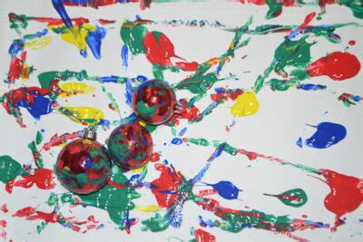 Christmas Bauble Painting - Happy Toddler Playtime