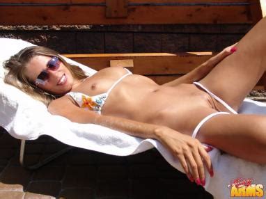 FREE Bikini Close Up On Pussy Pictures XNXX