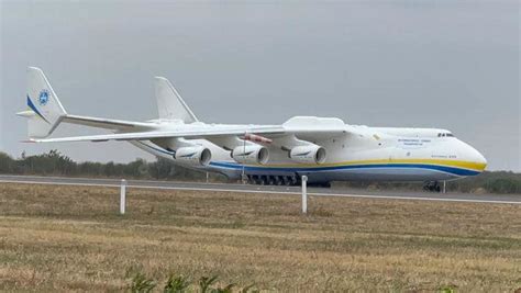 Cel Mai Mare Avion Din Lume A Aterizat Joi Pe Aeroportul Henri Coand