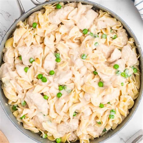 Skillet Chicken Noodle Casserole Recipe ⋆ Real Housemoms