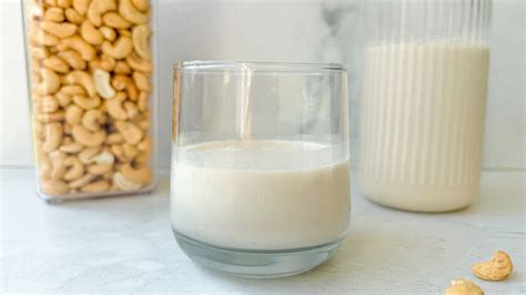 Easy Homemade Cashew Milk That Vegan Babe