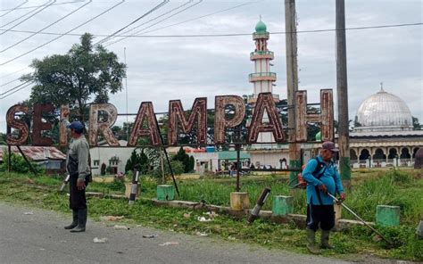 Banjir Surut Warga Sei Rampah Bersihkan Masjid Dan Drainase Jabar News