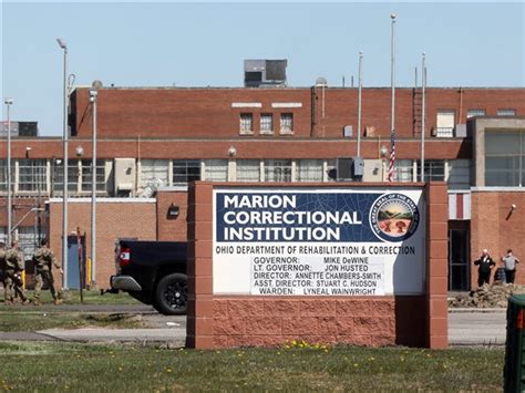 Beyond the seminary: Inmates minister to each other at Marion ...