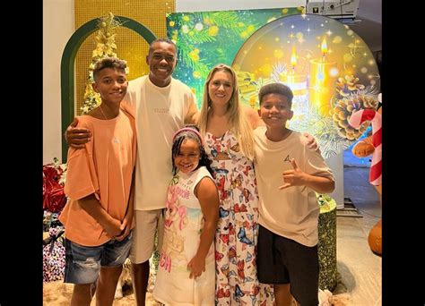 Foto Robinho Tem Filhos Purepeople