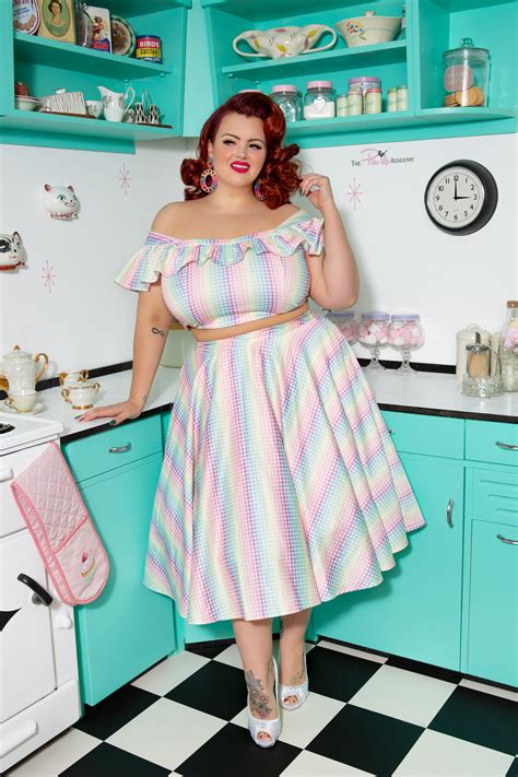 Fuller Figure Fuller Bust Plus Size Model The Pinup Academy