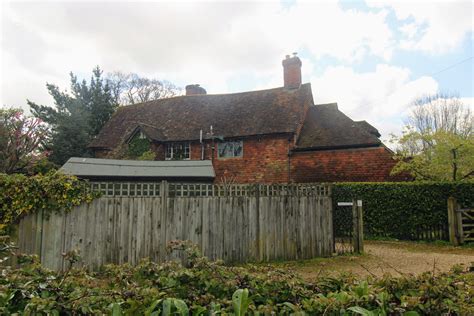 Mansion House, Biddenden, Kent - Photo "Mansion House Cottage, North