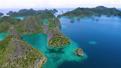 islands wayag - most scenic area Stock Footage Video (100% Royalty-free) 26296073 | Shutterstock