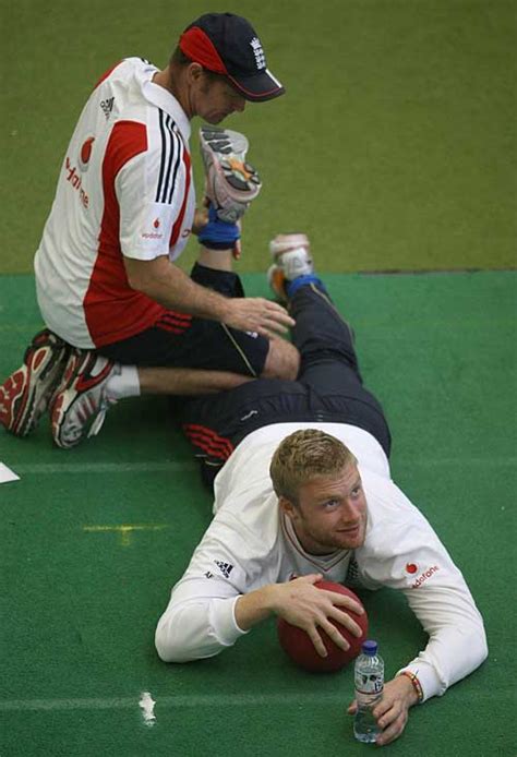 Andrew Flintoff receives more knee treatment | ESPNcricinfo.com