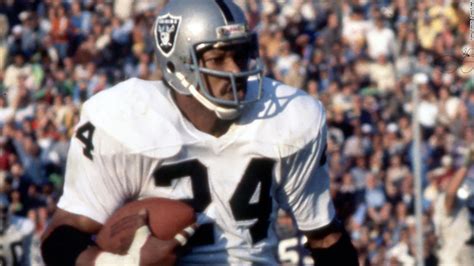 Willie Brown, Hall of Famer for Oakland Raiders, dies - CNN