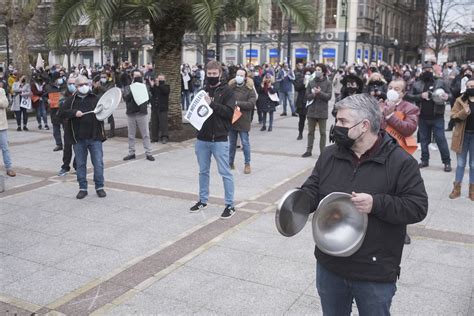 En Im Genes Los Hosteleros De Asturias Claman Contra Las Medidas