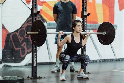 Best Way To Do Squats The Barbell Vs Smith Machine Debate According To Experts