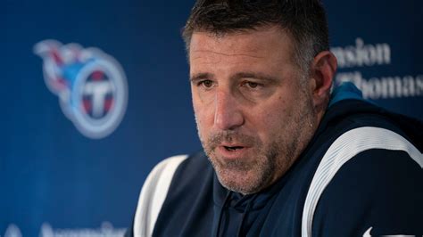 Here's how involved Mike Vrabel will be in Tennessee Titans GM search