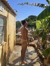 Naked In Outdoor Showers Page LPSG