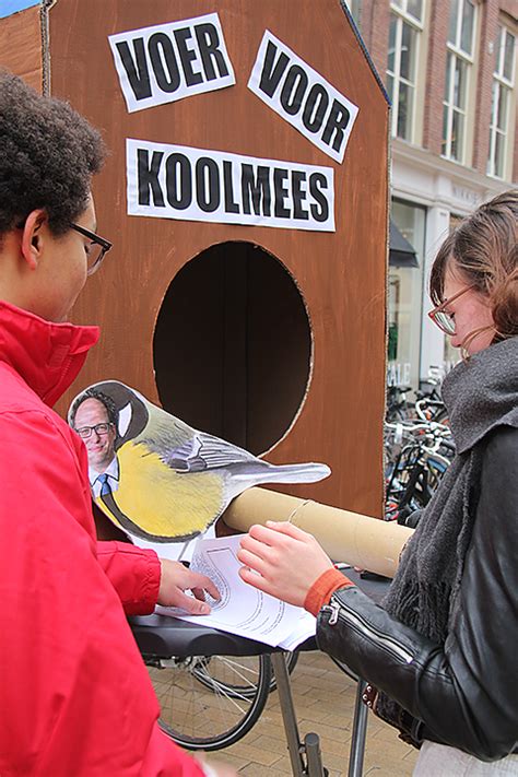 Sp Verzamelt Voer Voor Koolmees Sp Groningen