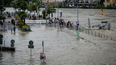 Alluvioni In Germania Quattro Morti E Ancora Emergenza Pioggia Scholz