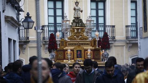 La procesión del Niño Jesús de la Compañía de Córdoba en imágenes