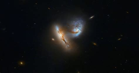 Hubble Uzay Teleskobu Ile Dans Halindeki Galaksilerin B Y S Ne Ahit