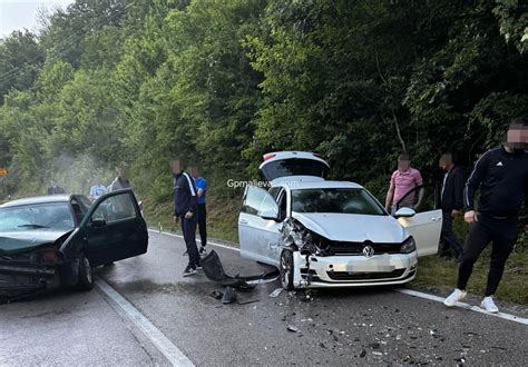 FOTO Zbog saobraćajne nesreće obustavljen saobraćaj na putu Cazin