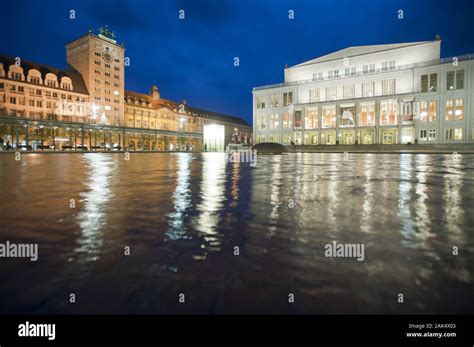 Oper Und Krochhochhaus Fotos Und Bildmaterial In Hoher Aufl Sung Alamy